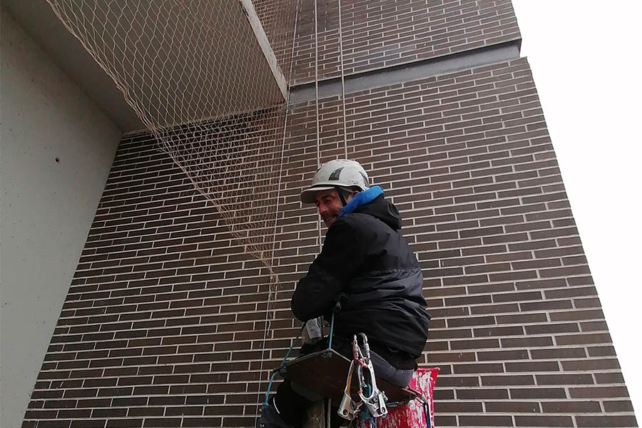 Mantenimiento de edificios en Navarra, ventajas del trabajo vertical